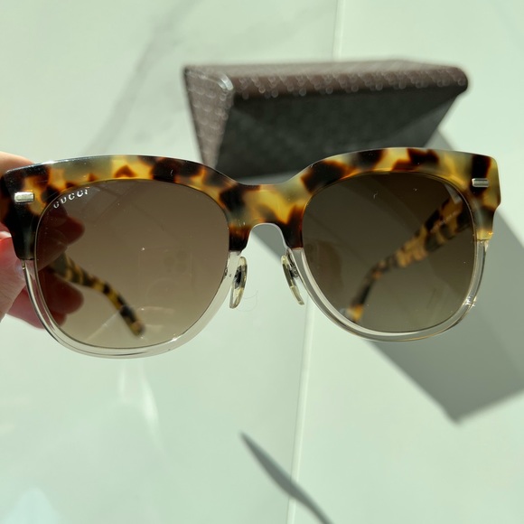 Gucci authentic sunglasses - Picture 6 of 8